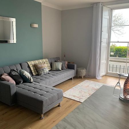 Beautiful Flat With Harbour Views 滕比 外观 照片