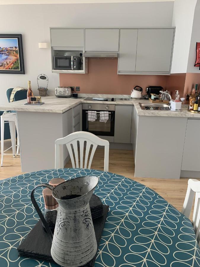 Beautiful Flat With Harbour Views 滕比 外观 照片
