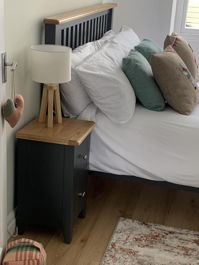 Beautiful Flat With Harbour Views 滕比 外观 照片